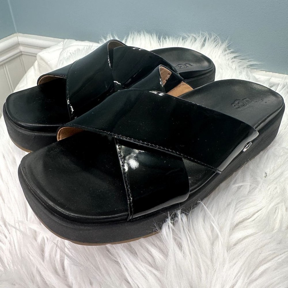 UGG Emily Wedge Sandal Faux‎ Black Patent Leather Size 6.5 Style 1107896